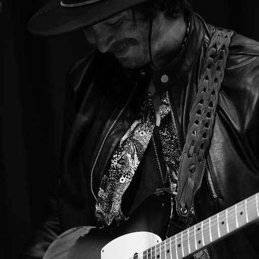 Robert Spears Photo 33