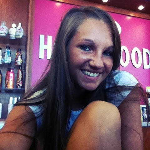 Lindsey Stringer Photo 8
