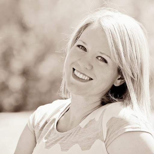 Jennifer Evans Photo 27