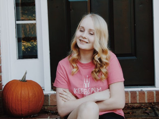 Laura Vance Photo 40