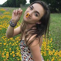 Courtney Thacker Photo 9