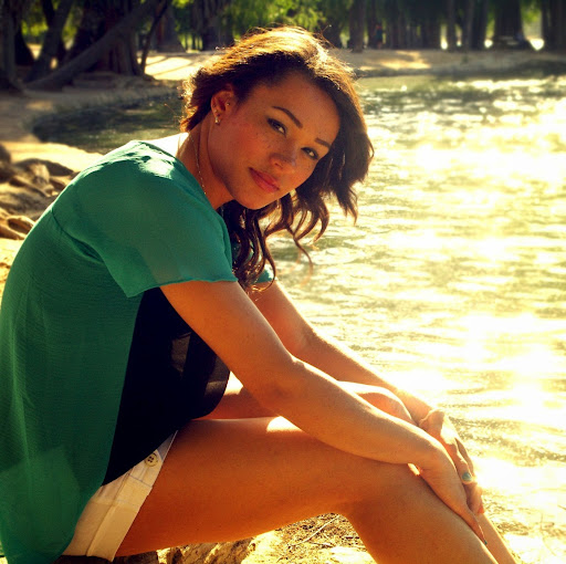 Christina Jones Photo 42