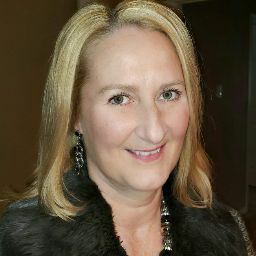 Michelle Khan Photo 43