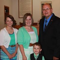 Tracy Lowe Photo 37