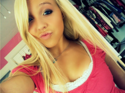 Ariel Sullivan Photo 7