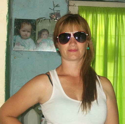 Noemi Lopez Photo 22