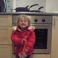 Sarah Singleton Photo 18