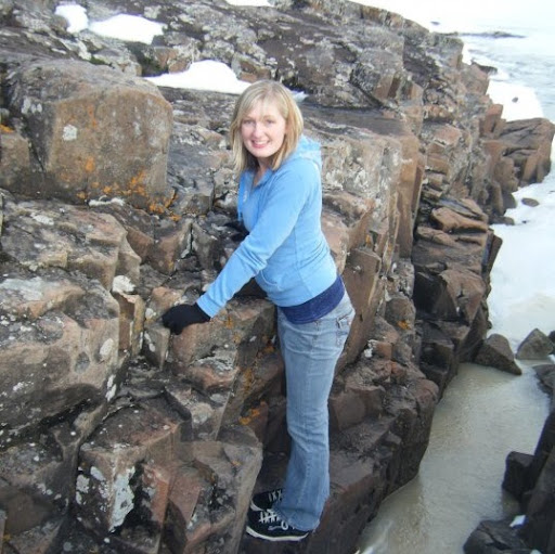Laura Nielsen Photo 5