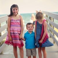 Michelle Dyer Photo 16