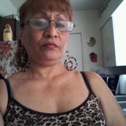 Debbie Flores Photo 27