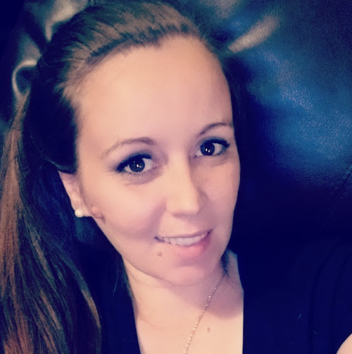 Elizabeth Benton Photo 36