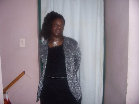 Theresa Holmes Photo 11