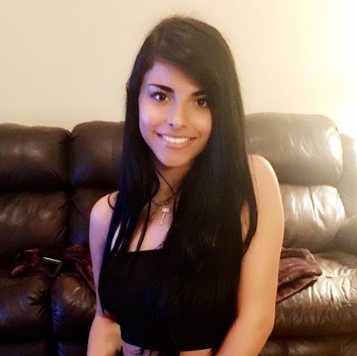 Sara Esfandiari Photo 10