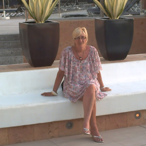 Jane Atkins Photo 16