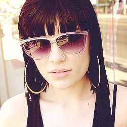 Molly Evans Photo 4