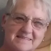 Terrie Thompson Photo 35