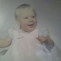 Laura Hunt Photo 25