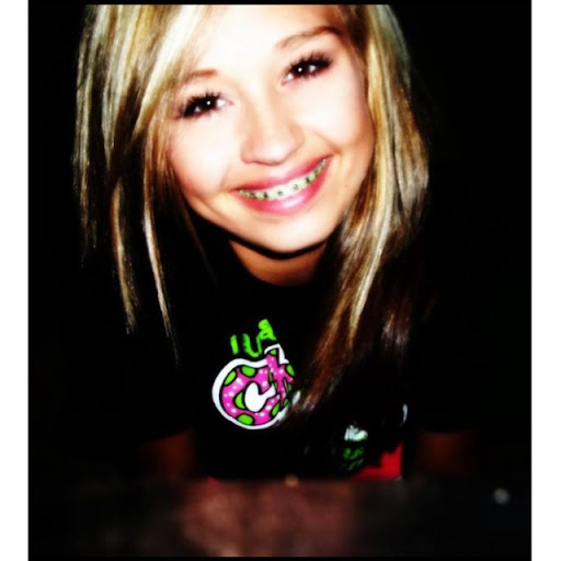 Taylor Wright Photo 16