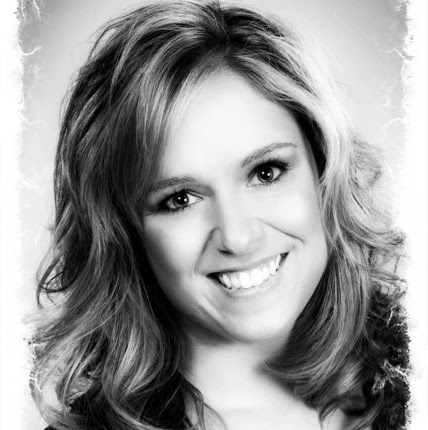 Jennifer Judge Photo 40