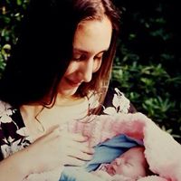Elizabeth Hutchins Photo 35