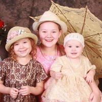 Lora Lindquist Photo 1
