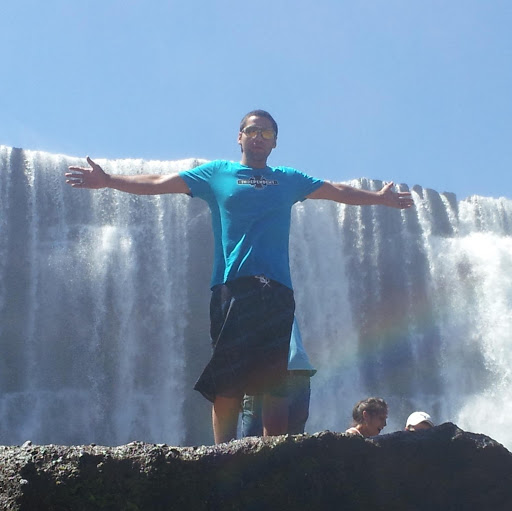 Erick Benitez Photo 34