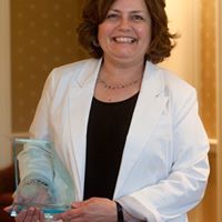 Jennifer Horvath Photo 25