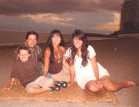 Lisa Grey Photo 7