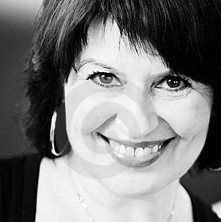 Janet Simpson Photo 34