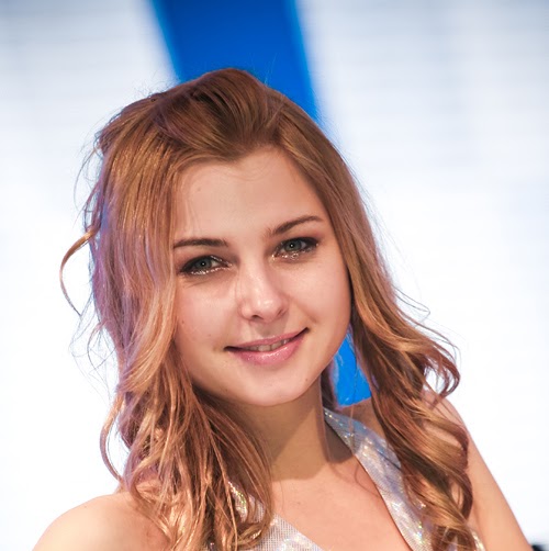 Suzanne Ruth Photo 28