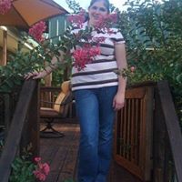 Stephanie Singleton Photo 23