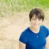 Elizabeth Devries Photo 6