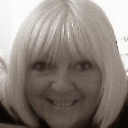 Linda Groves Photo 16