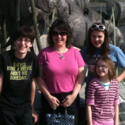 Michelle Crandall Photo 17