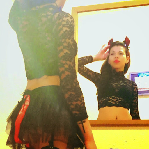 Jeniffer Salazar Photo 17