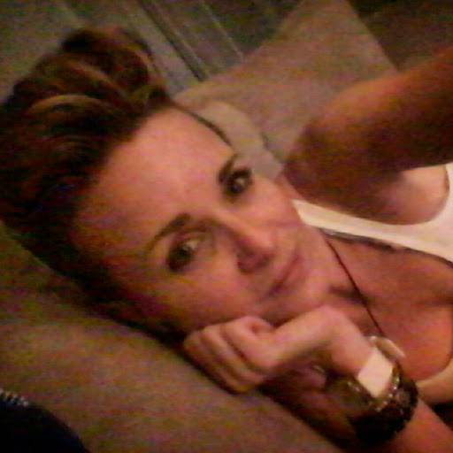 Tara Hull Photo 12
