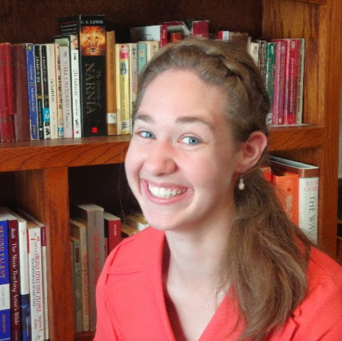 Elizabeth Clayton Photo 38
