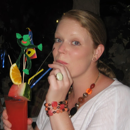 Danielle Crosby Photo 31