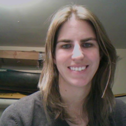 Sara Gould Photo 22