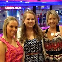 Debbie Hooper Photo 37