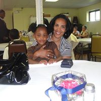 Denise Mills Photo 17