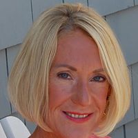 Julie Roberts Photo 25