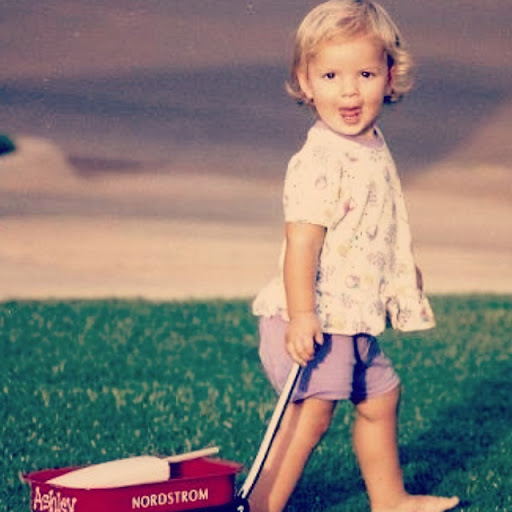 Ashley Robertson Photo 24