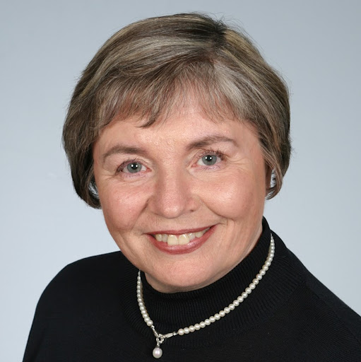 Linda Logan Photo 15