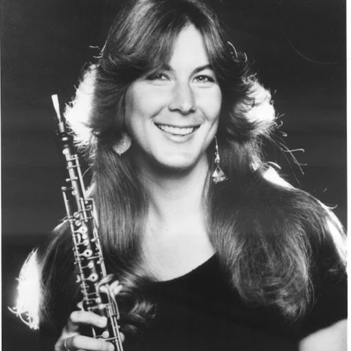 Shelley Phillips Photo 37