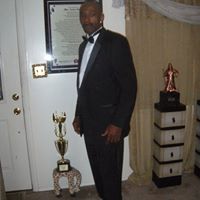 Donald Brown Photo 23