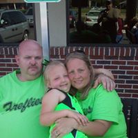 Stephanie Leach Photo 29