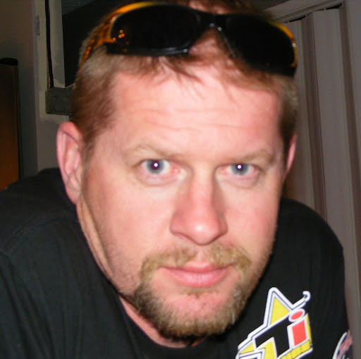Bruce Saunders Photo 26