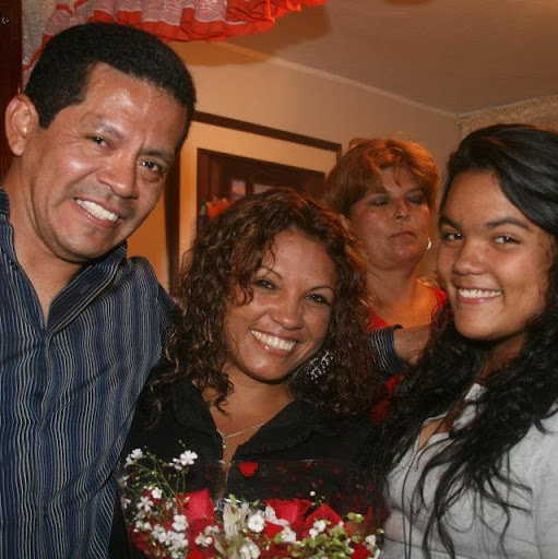 Sara Chavez Photo 35