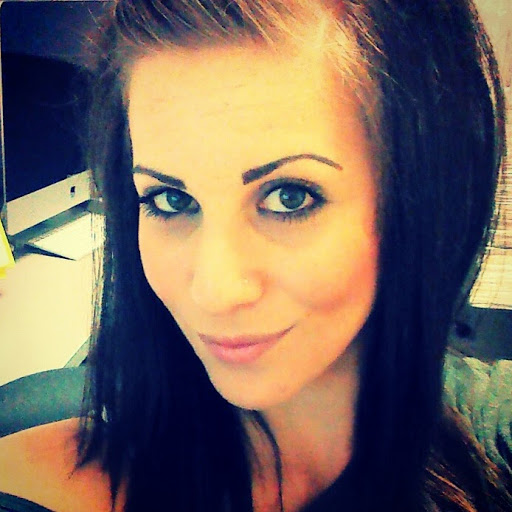 Danielle Kaplan Photo 12